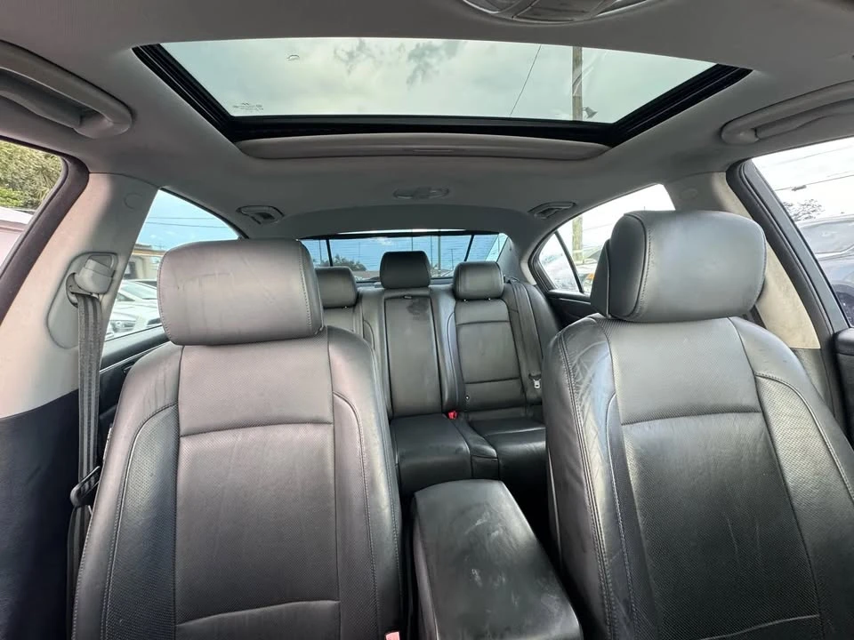 2011 Hyundai Genesis - Image 18 of 20
