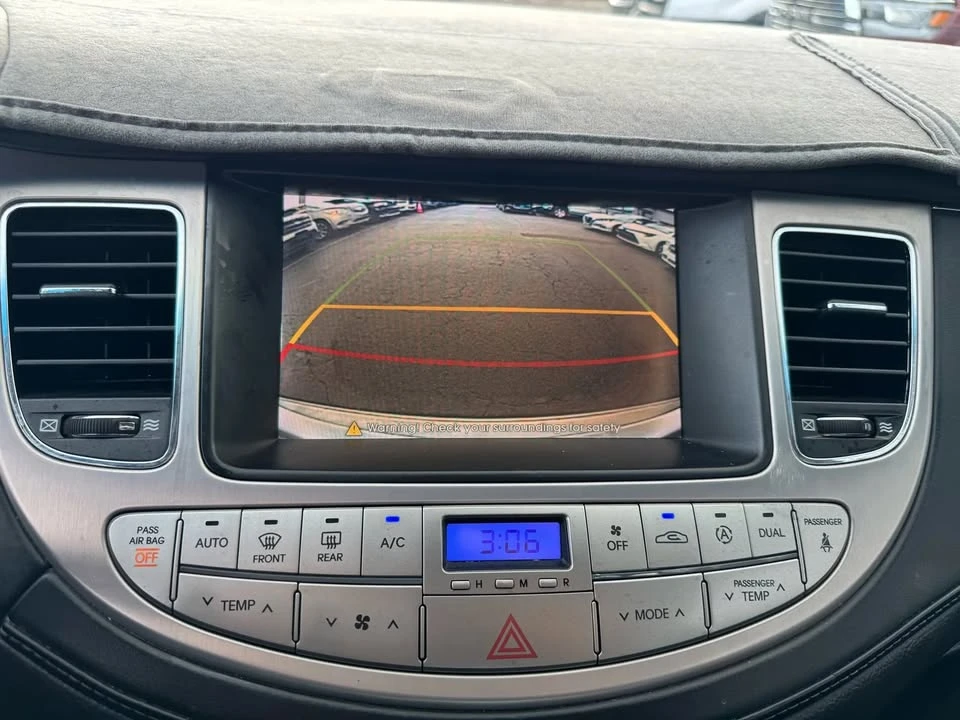 2011 Hyundai Genesis - Image 16 of 20