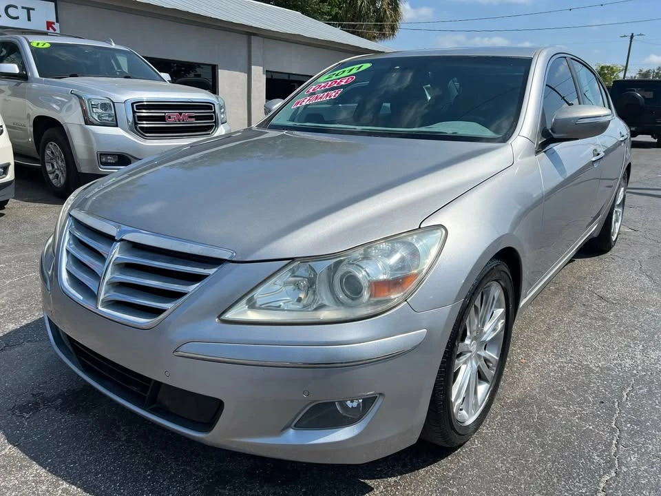 2011 Hyundai Genesis - Image 2 of 20