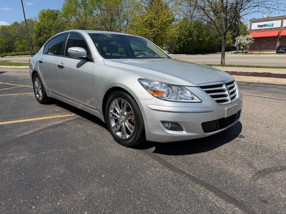 2011 Hyundai Genesis - Image 6 of 17