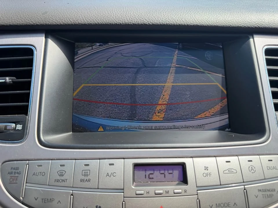 2011 Hyundai Genesis - Image 16 of 17