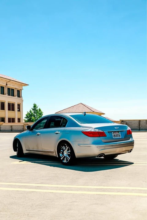 2011 Hyundai Genesis - Image 5 of 16