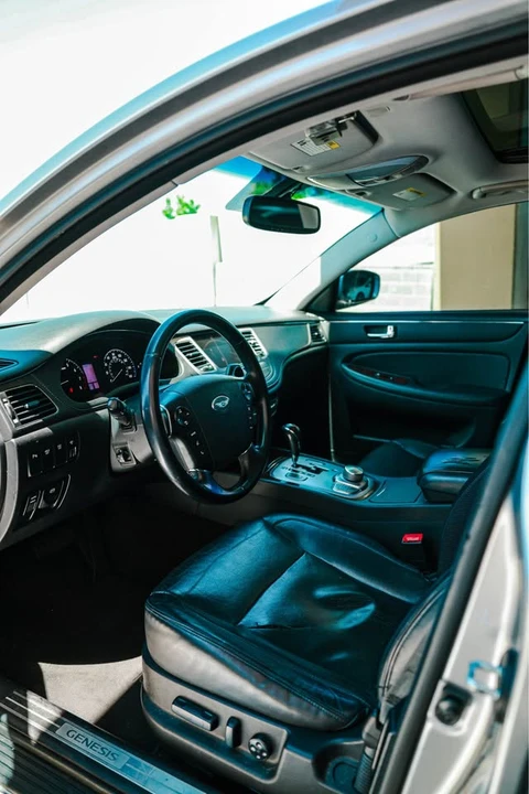 2011 Hyundai Genesis - Image 15 of 16