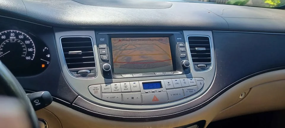 2011 Hyundai Genesis - Image 15 of 18
