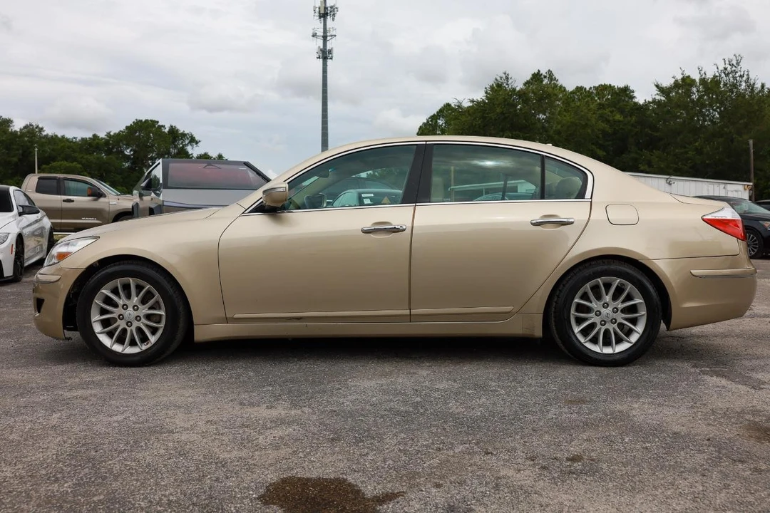 2011 Hyundai Genesis - Image 3 of 31