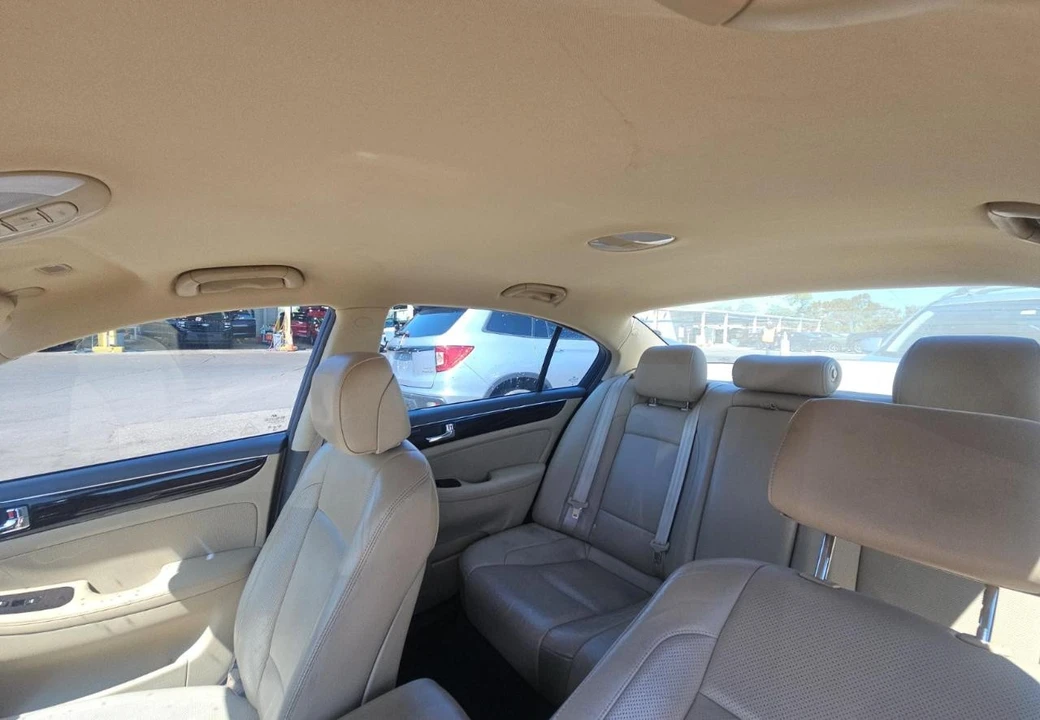 2011 Hyundai Genesis - Image 16 of 17