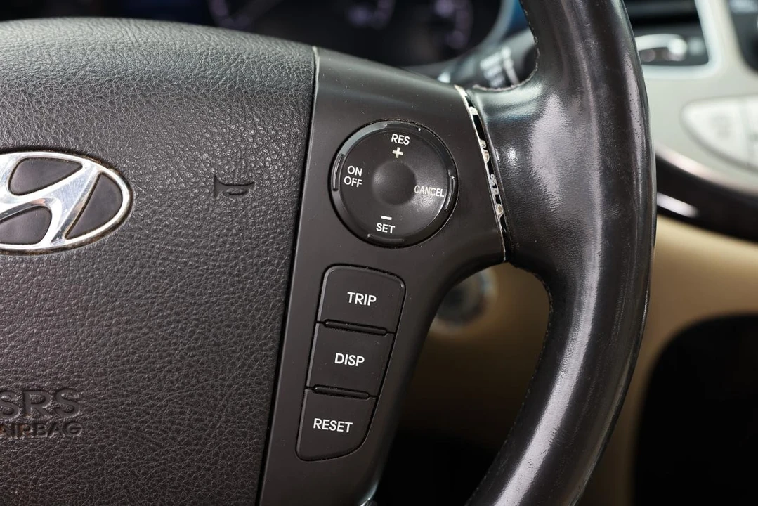 2011 Hyundai Genesis - Image 27 of 31