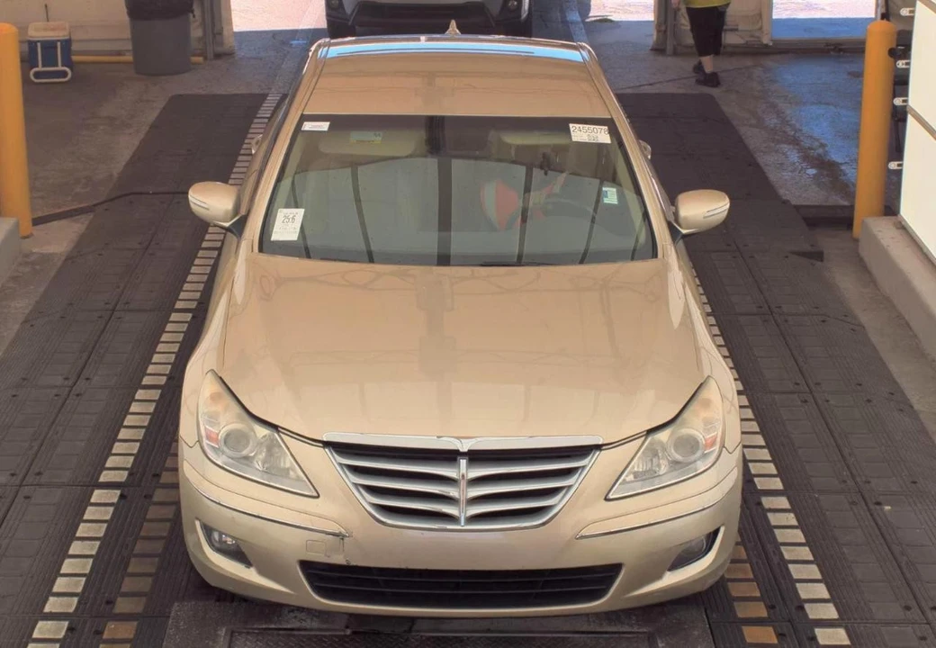 2011 Hyundai Genesis - Image 2 of 17