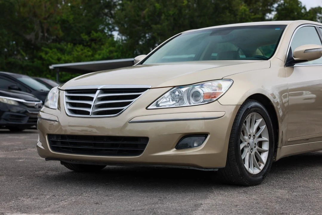 2011 Hyundai Genesis - Image 25 of 31