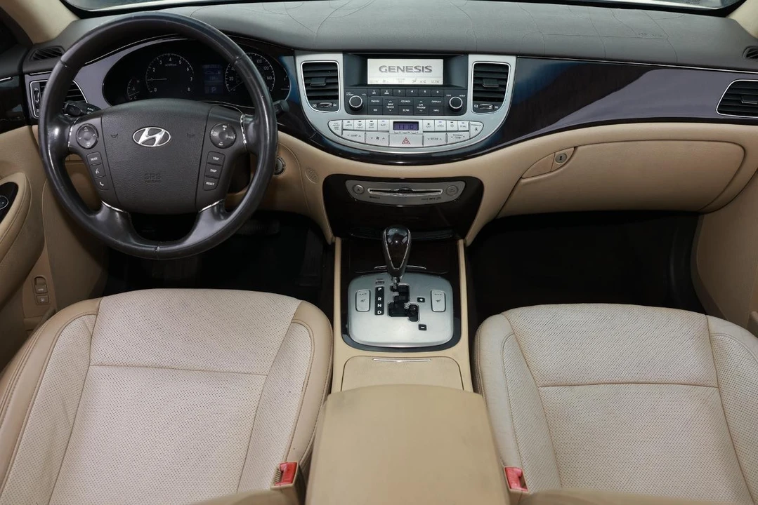 2011 Hyundai Genesis - Image 21 of 31