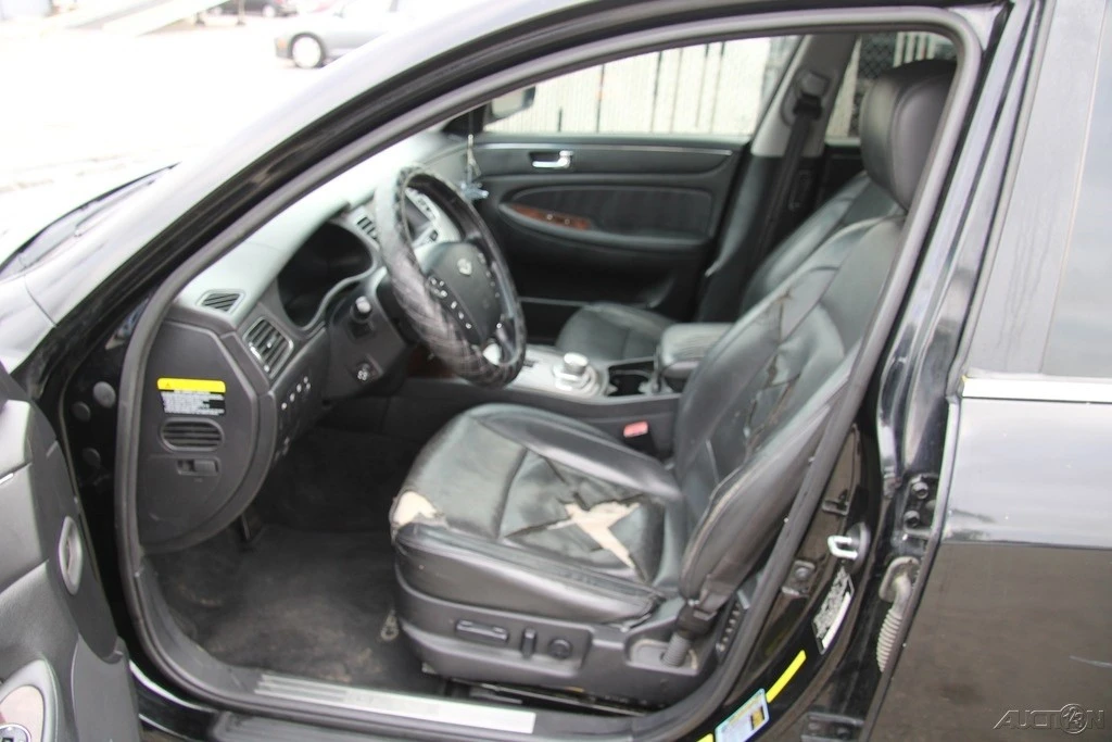 2011 Hyundai Genesis - Image 15 of 21