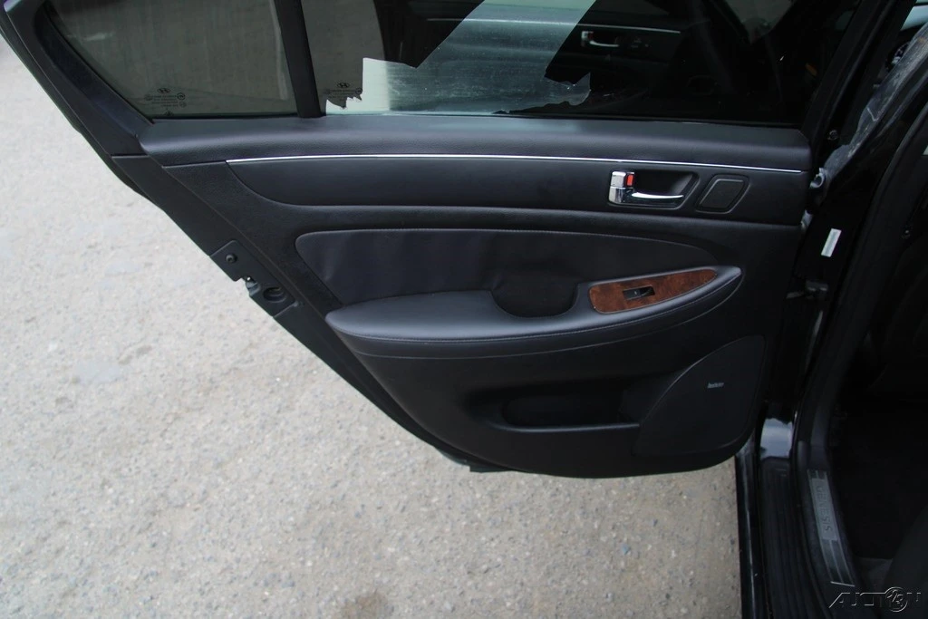 2011 Hyundai Genesis - Image 21 of 21