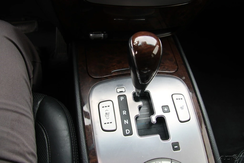 2011 Hyundai Genesis - Image 19 of 21