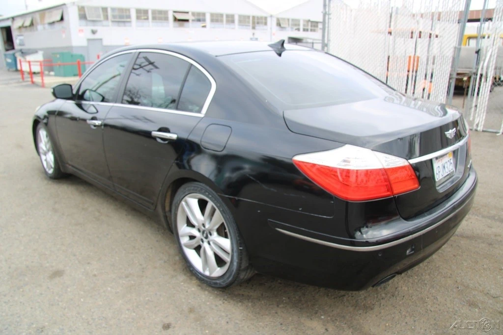 2011 Hyundai Genesis - Image 5 of 21