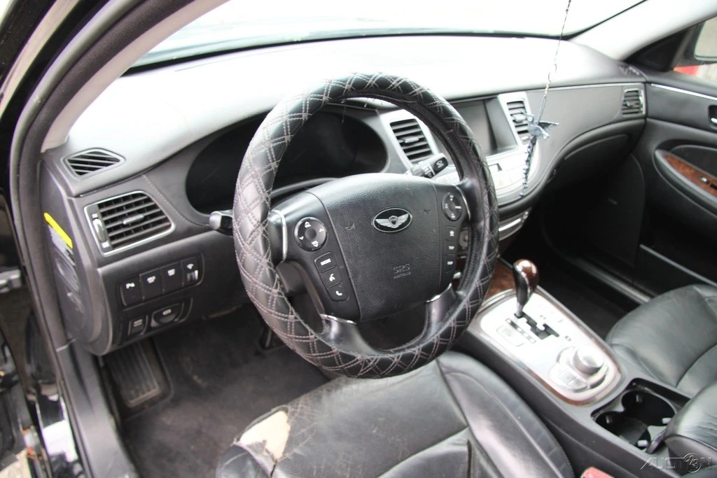 2011 Hyundai Genesis - Image 16 of 21