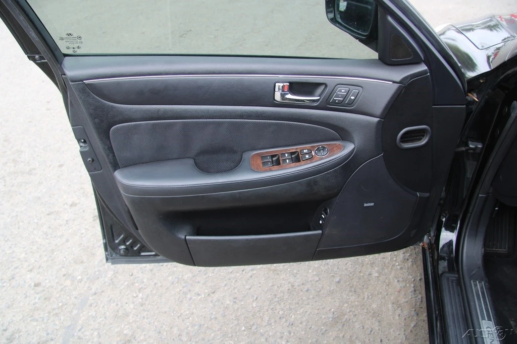 2011 Hyundai Genesis - Image 14 of 21