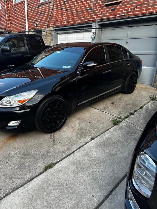 2011 Hyundai Genesis - Image 2 of 11