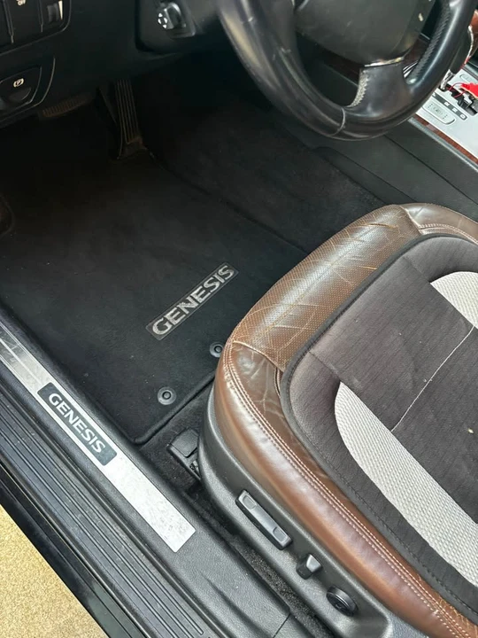 2011 Hyundai Genesis - Image 4 of 11