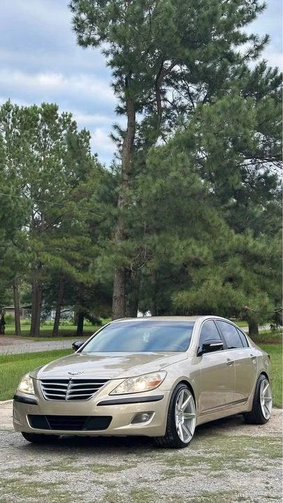 2011 Hyundai Genesis - Image 2 of 6