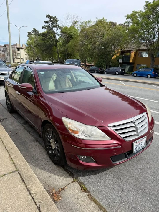 2011 Hyundai Genesis - Image 2 of 12