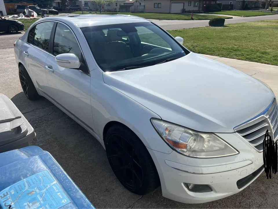 2011 Hyundai Genesis - Image 2 of 3