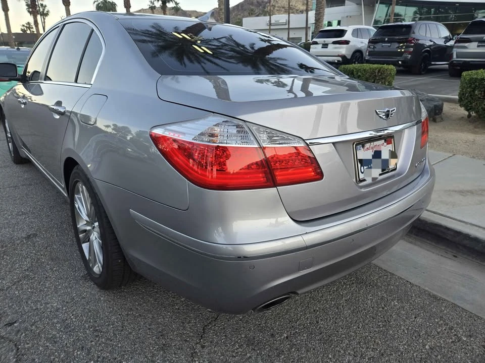 2011 Hyundai Genesis - Image 10 of 11