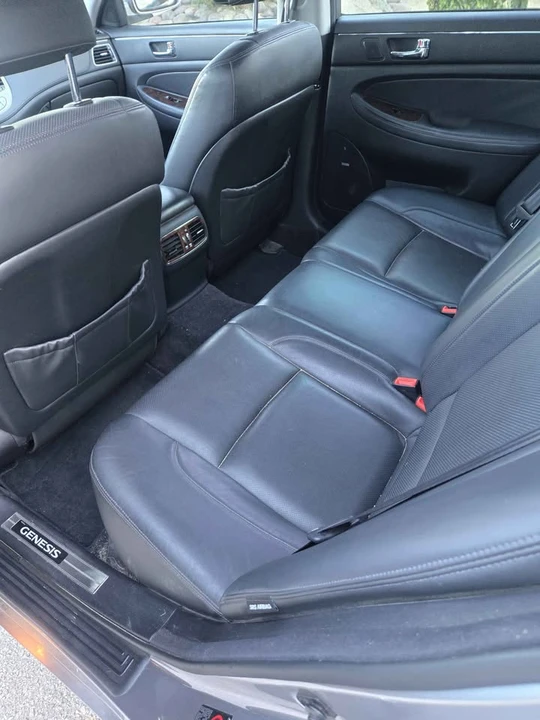 2011 Hyundai Genesis - Image 6 of 11