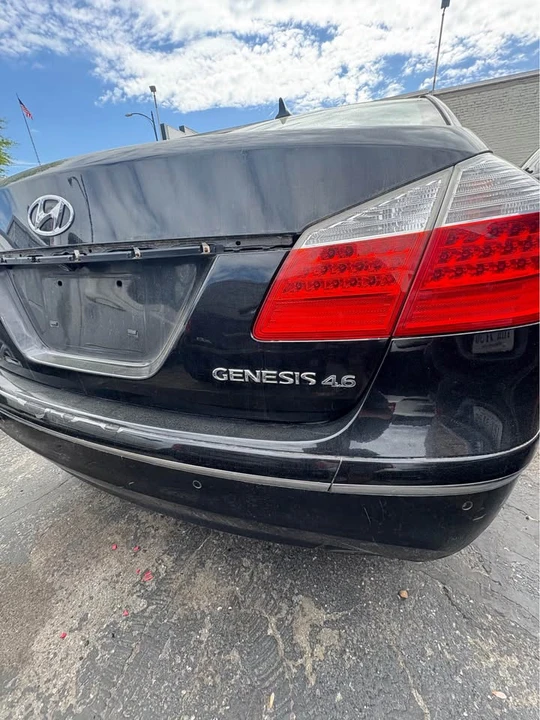 2011 Hyundai Genesis - Image 2 of 11
