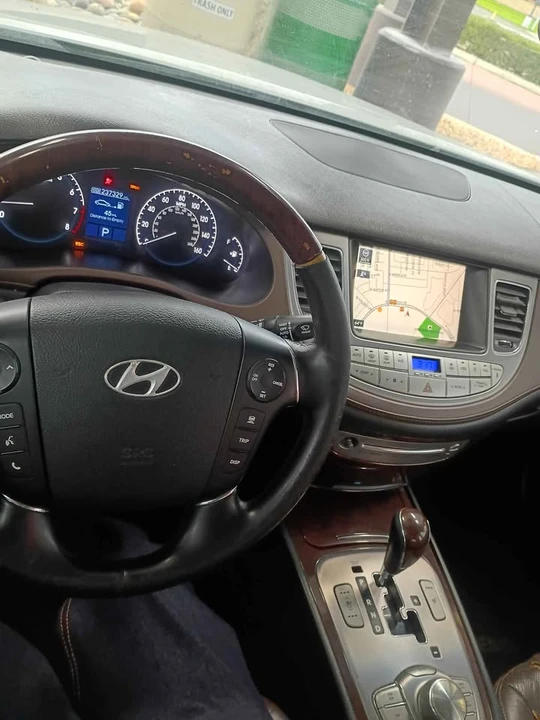 2011 Hyundai Genesis - Image 5 of 6
