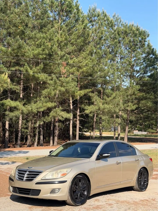 2011 Hyundai Genesis - Image 6 of 6
