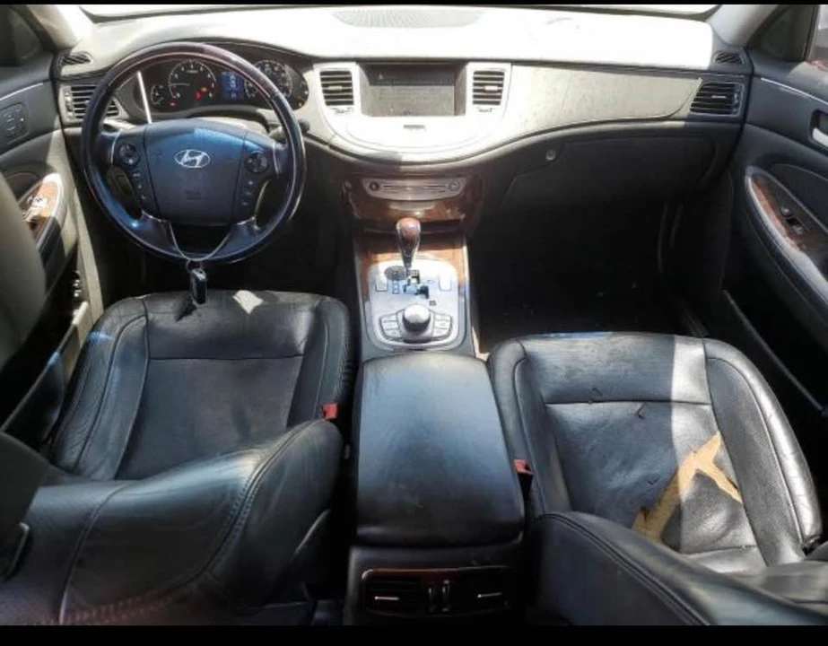 2011 Hyundai Genesis - Image 8 of 8