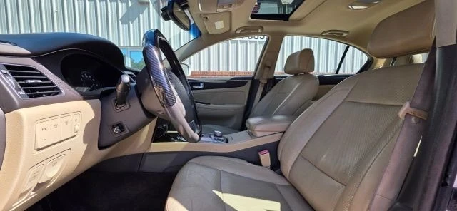 2011 Hyundai Genesis - Image 11 of 20