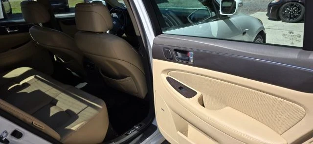 2011 Hyundai Genesis - Image 16 of 20