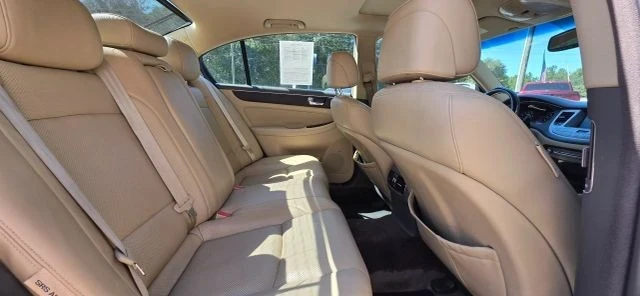 2011 Hyundai Genesis - Image 17 of 20