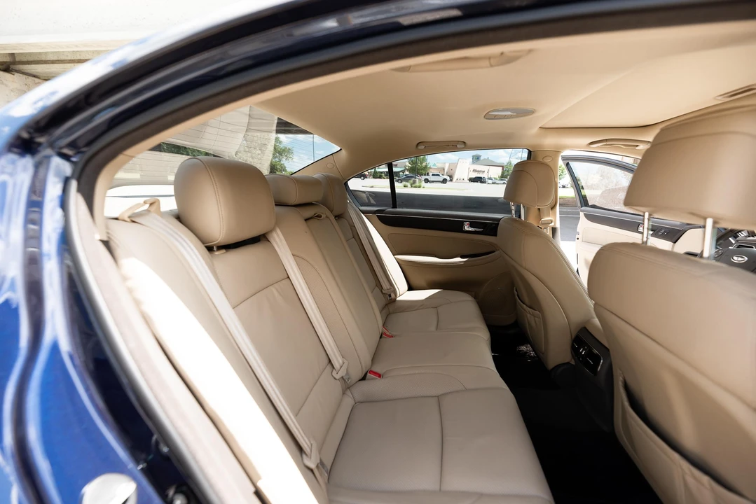 2011 Hyundai Genesis - Image 29 of 31
