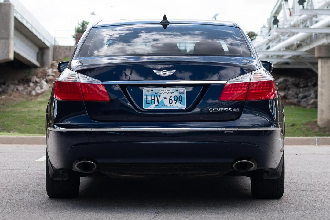 2011 Hyundai Genesis - Image 5 of 31