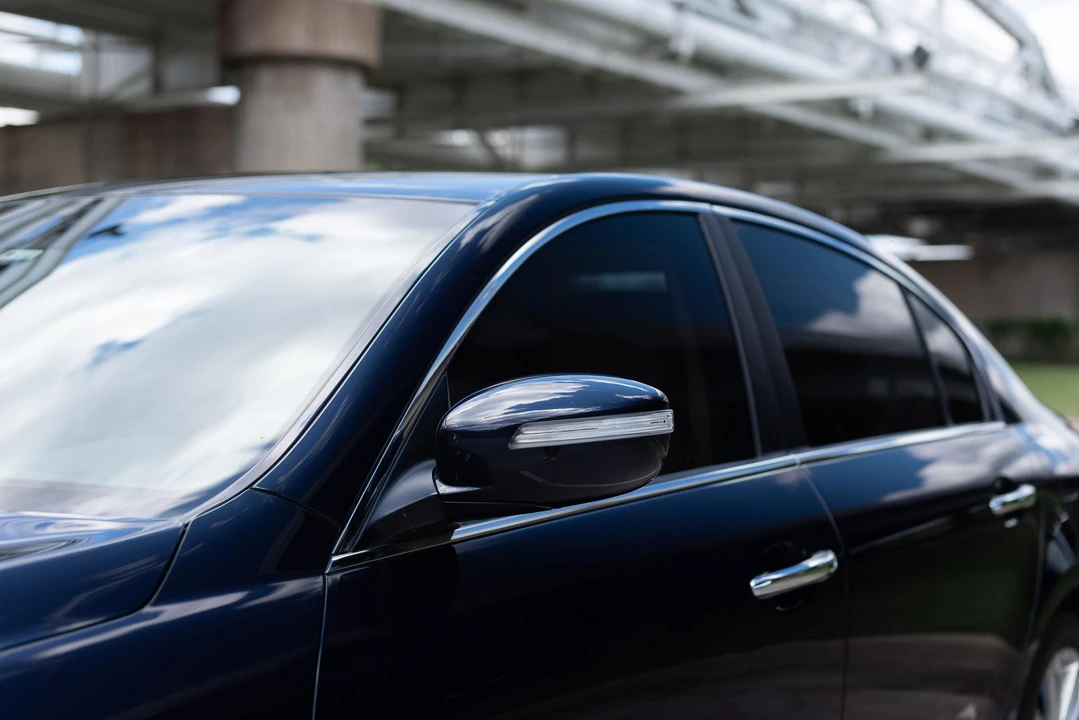 2011 Hyundai Genesis - Image 11 of 31