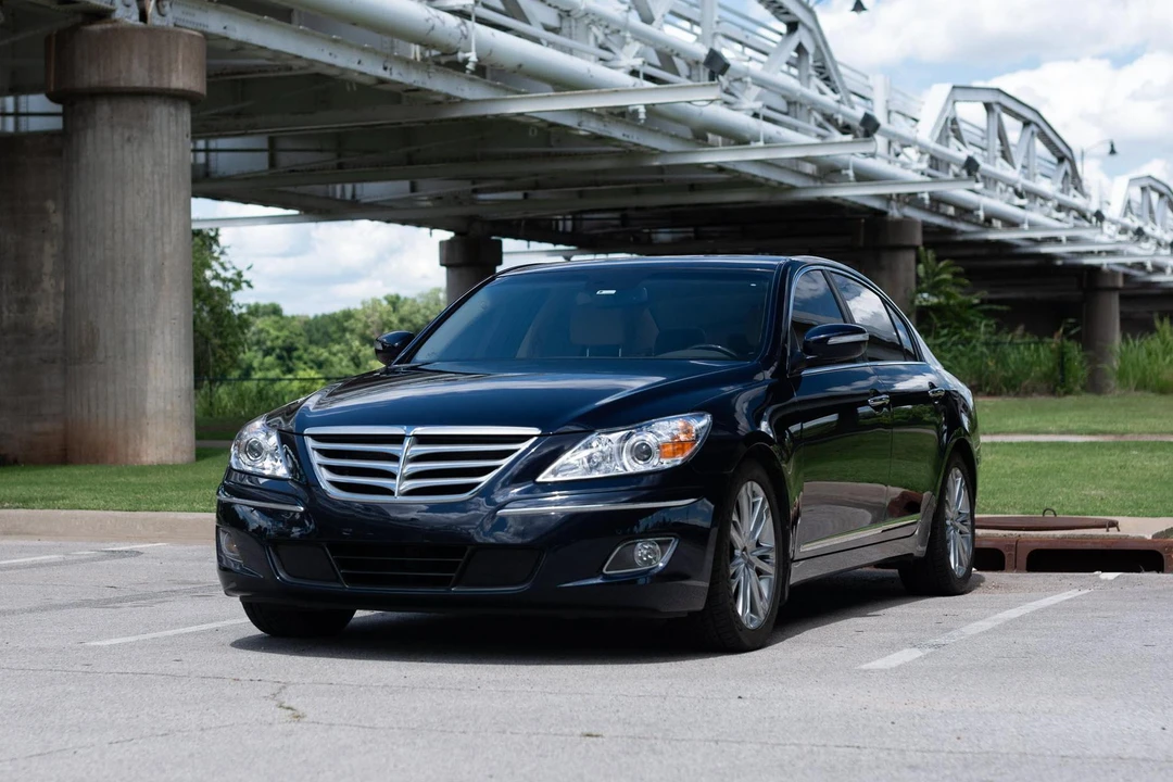 2011 Hyundai Genesis - Image 6 of 31
