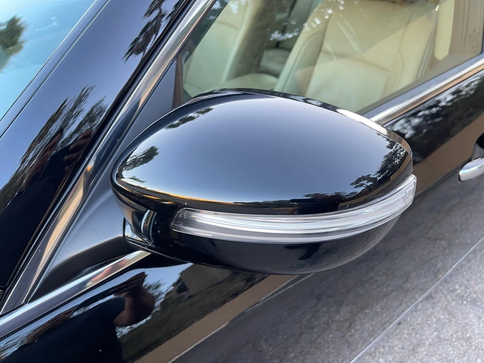 2011 Hyundai Genesis - Image 18 of 31