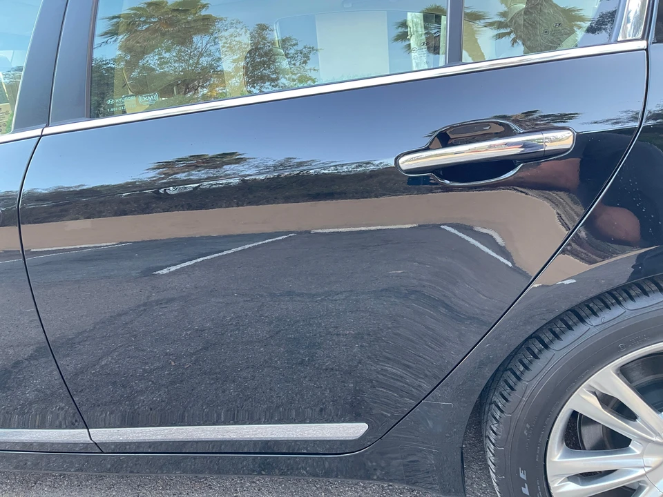 2011 Hyundai Genesis - Image 25 of 31