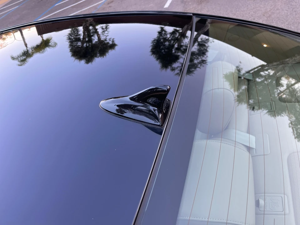 2011 Hyundai Genesis - Image 28 of 31
