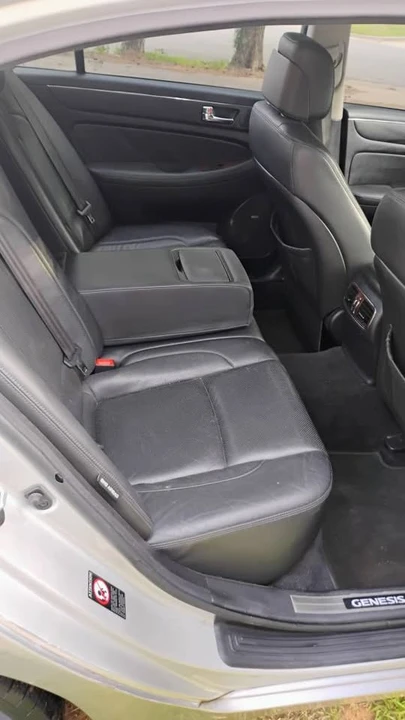 2011 Hyundai Genesis - Image 2 of 5