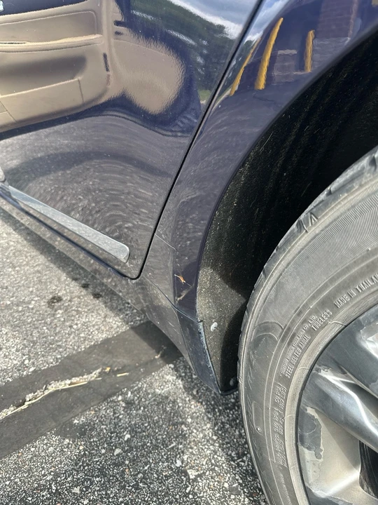 2011 Hyundai Genesis - Image 7 of 11