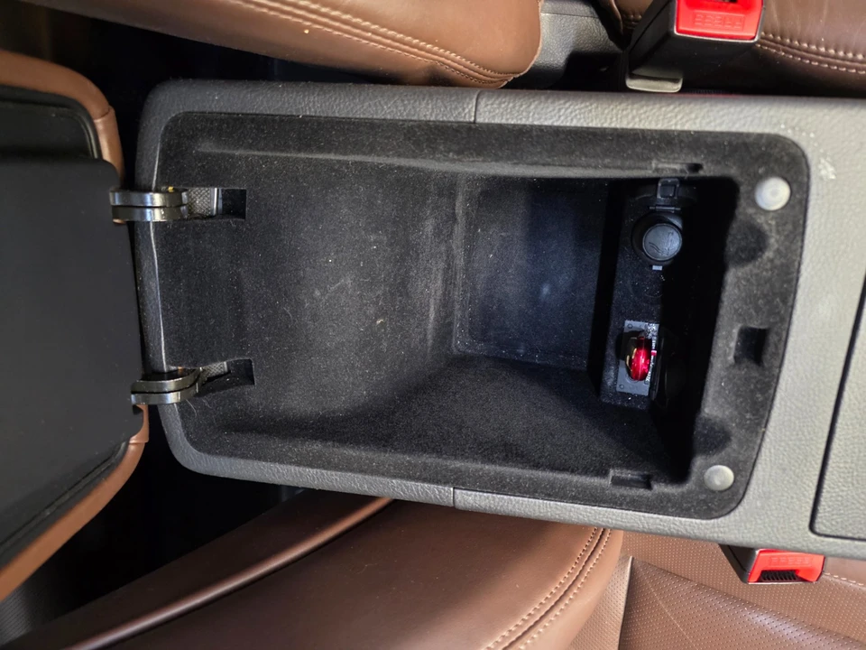 2011 Hyundai Genesis - Image 22 of 31