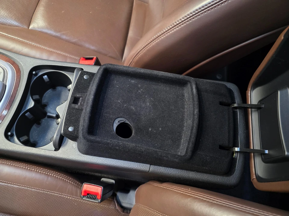 2011 Hyundai Genesis - Image 21 of 31