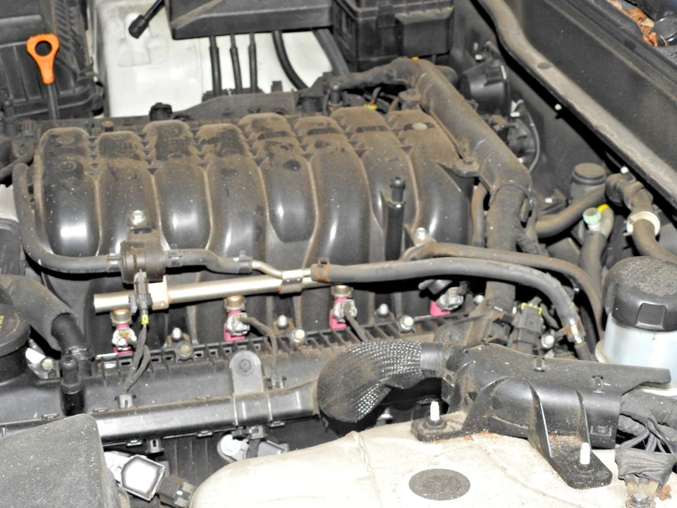 2011 Hyundai Genesis - Image 19 of 25
