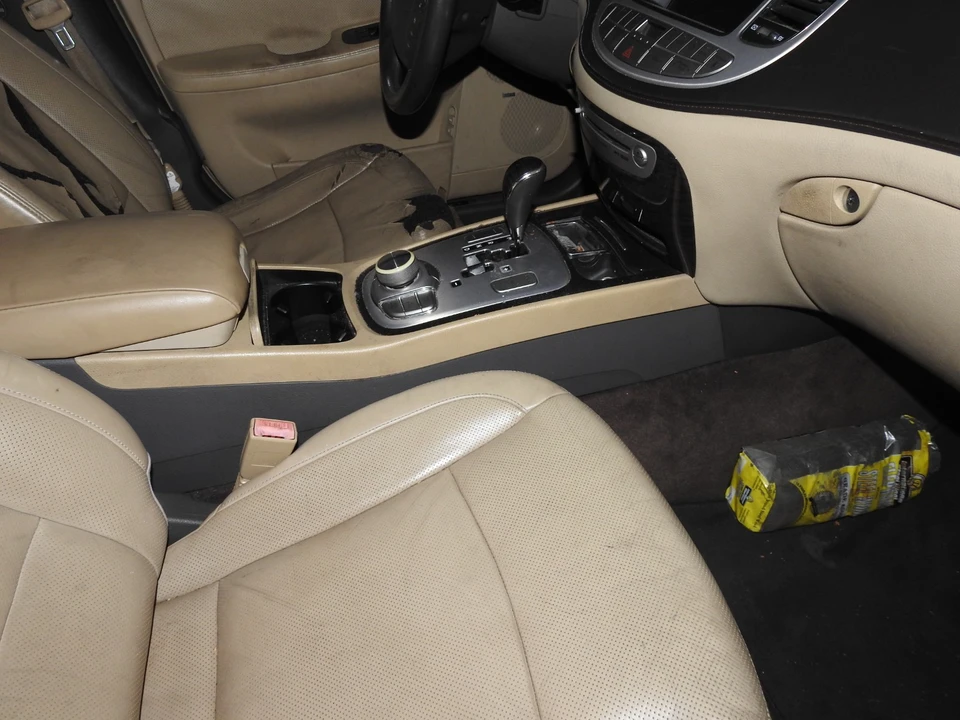 2011 Hyundai Genesis - Image 16 of 25