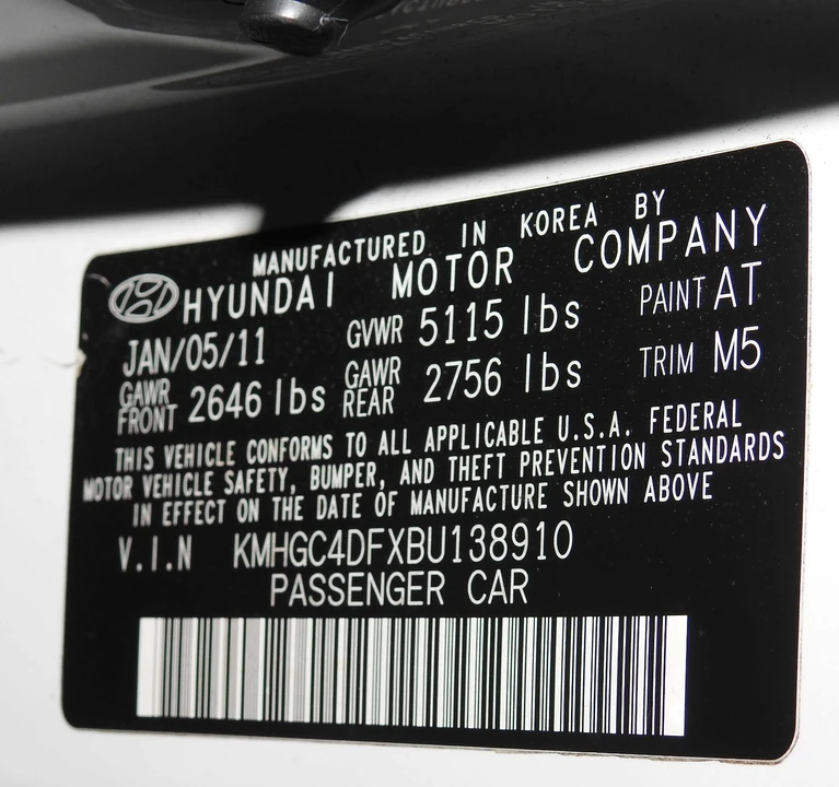 2011 Hyundai Genesis - Image 22 of 25