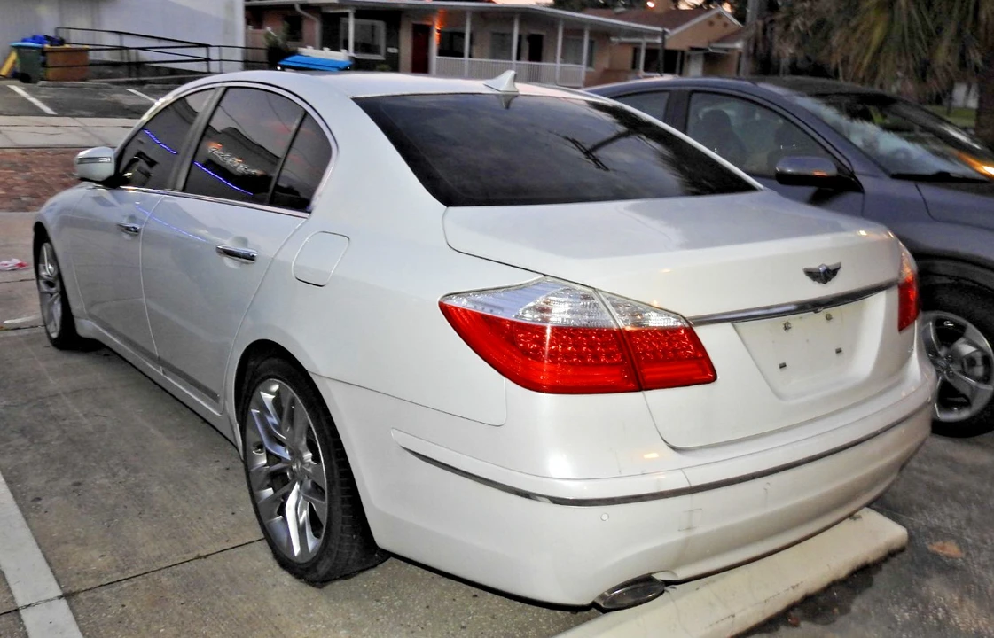 2011 Hyundai Genesis - Image 25 of 25
