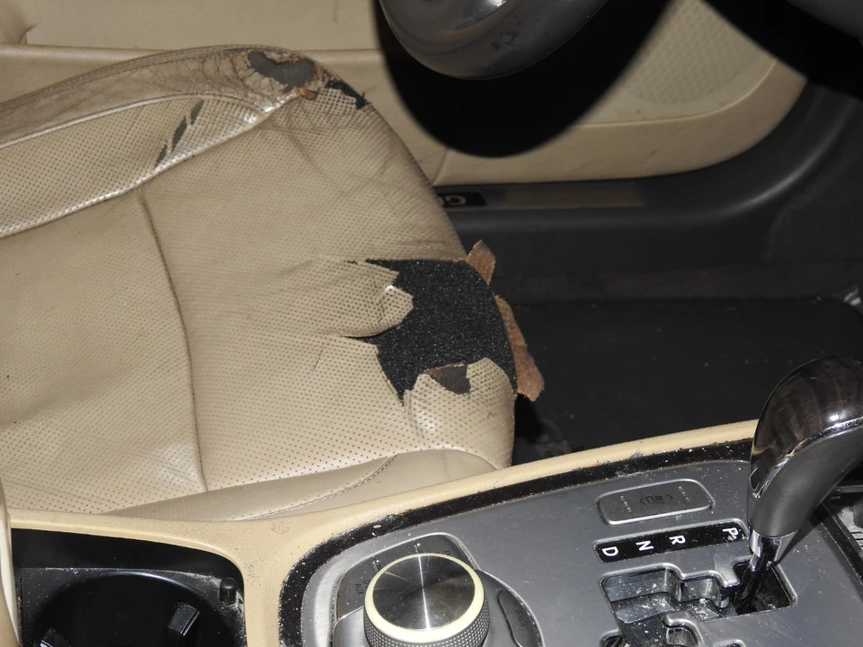 2011 Hyundai Genesis - Image 17 of 25